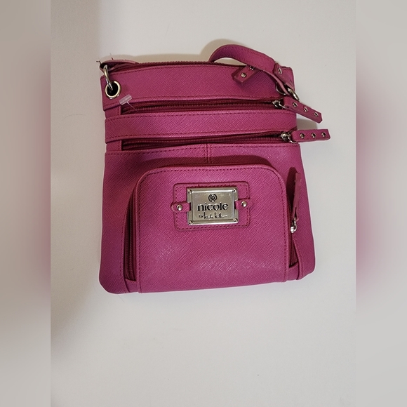 Nicole Miller crossbody small bag. Pre-loved in great condition - Picture 7 of 9